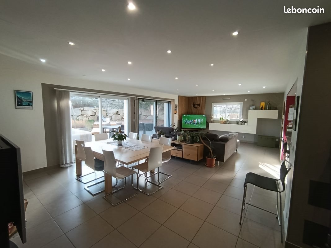 Maison à vendre, 155m², Saint-Genès-Champanelle