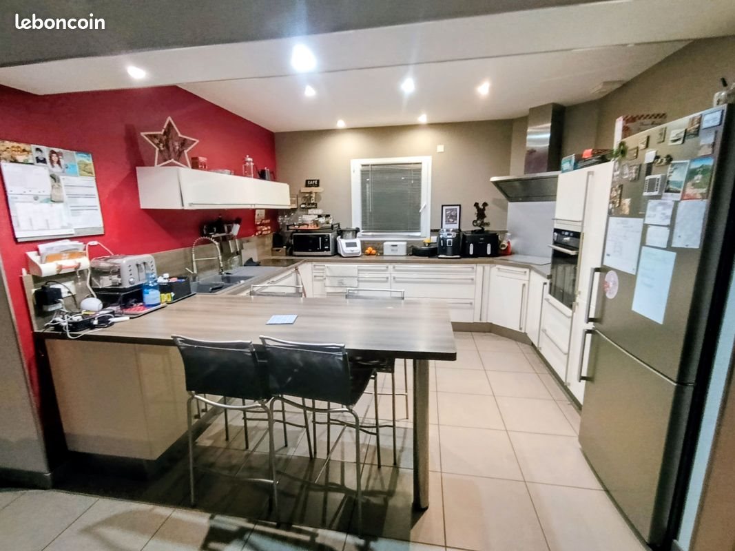 Maison à vendre, 155m², Saint-Genès-Champanelle