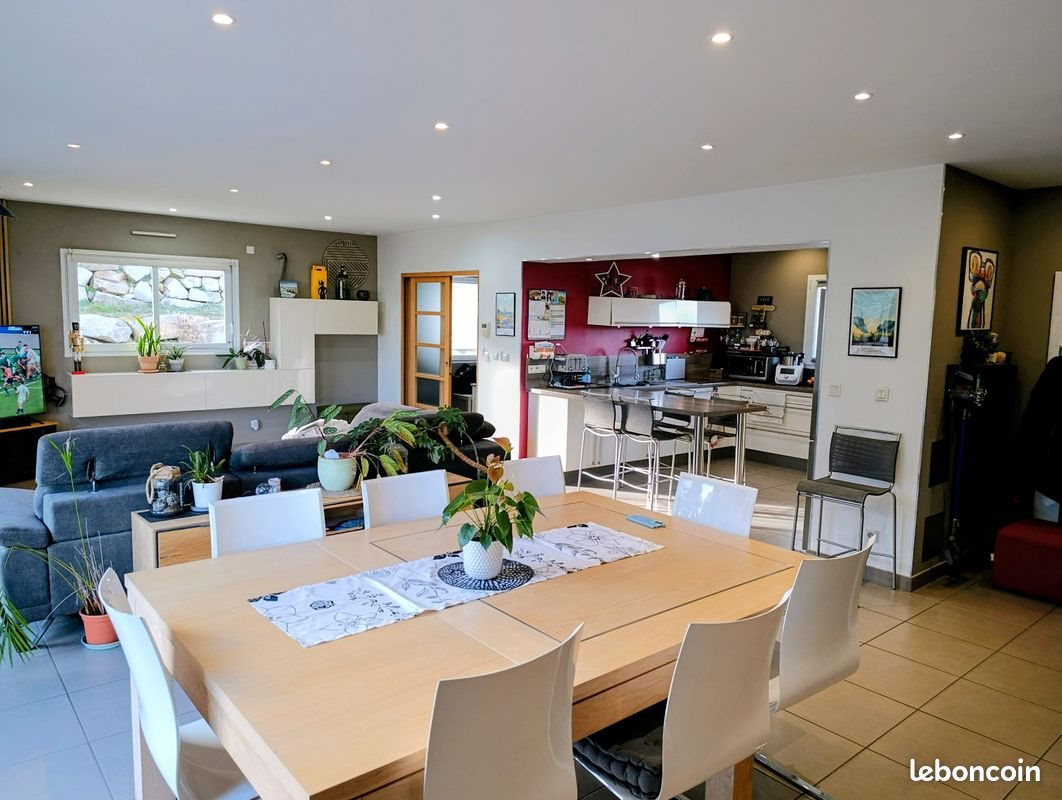 Maison à vendre, 155m², Saint-Genès-Champanelle