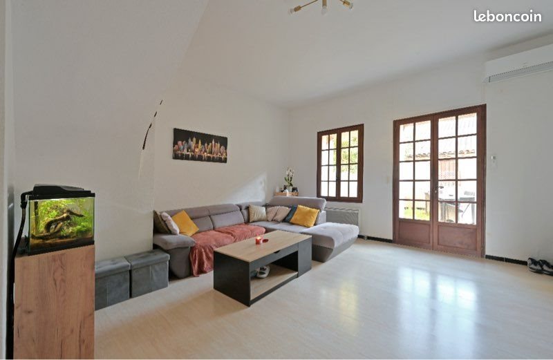 Appartement à louer, 85m², Redessan