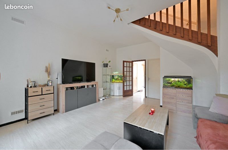 Appartement à louer, 85m², Redessan