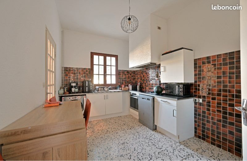 Appartement à louer, 85m², Redessan