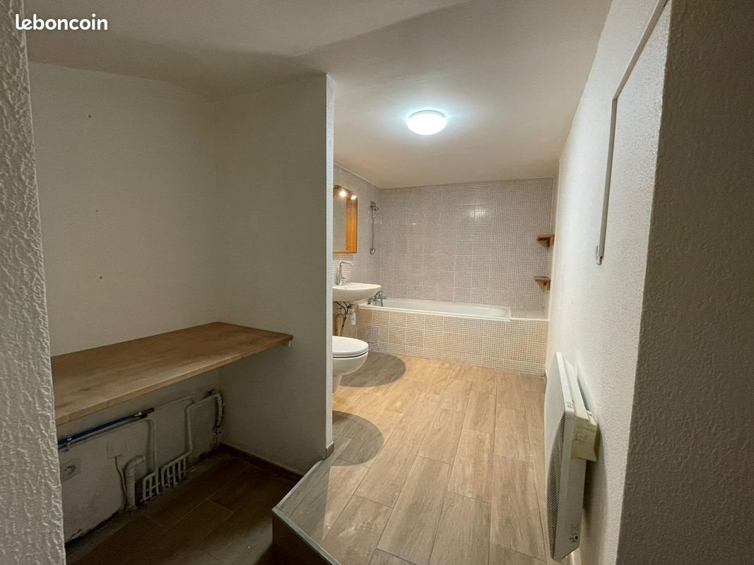 Appartement à louer, 70m², Fontiès-d'Aude
