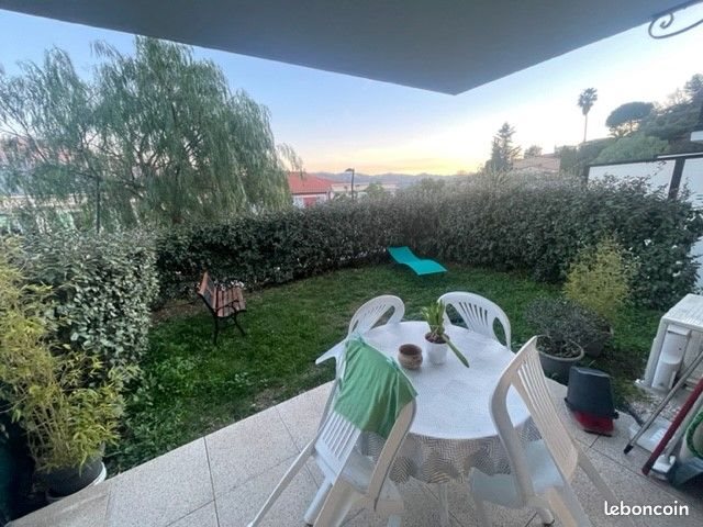 Appartement à louer, 38m², Carros