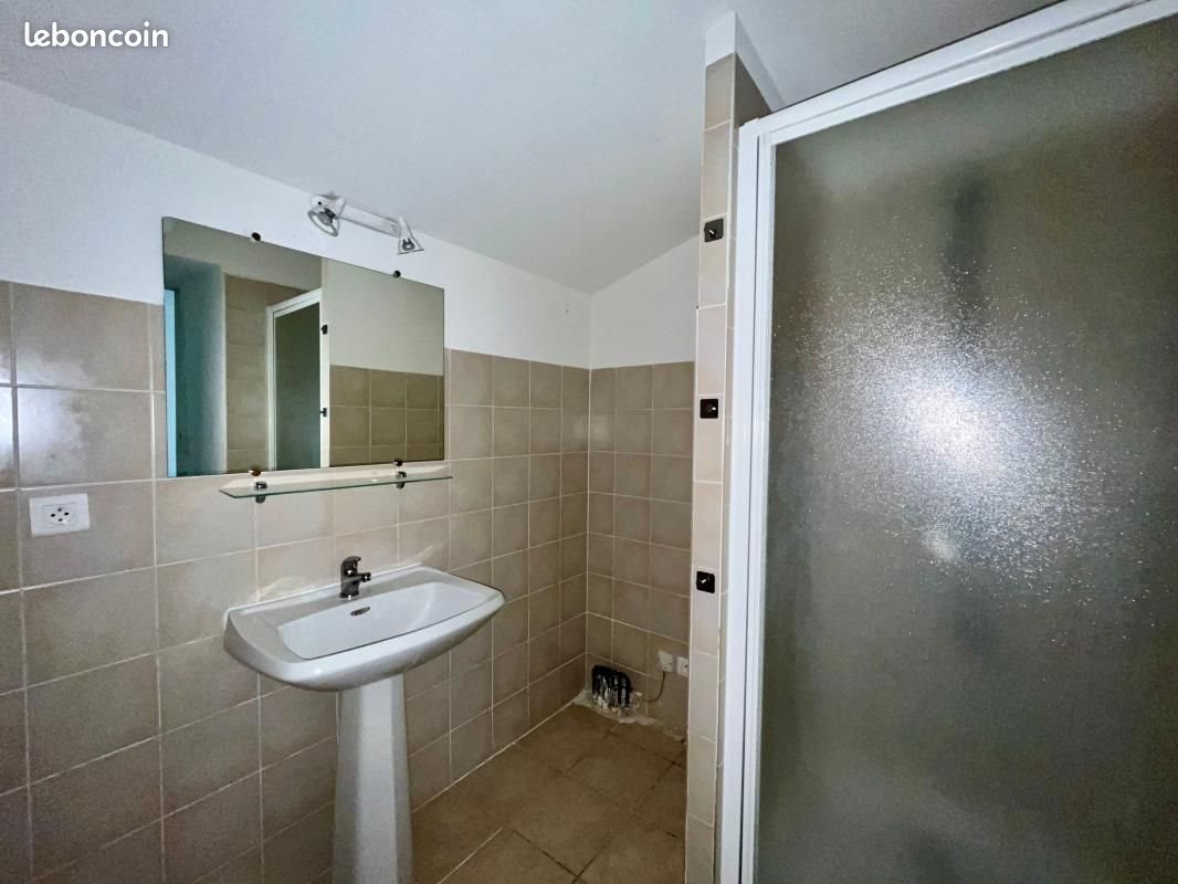 Appartement à louer, 72m², Saint-Martin-de-Londres