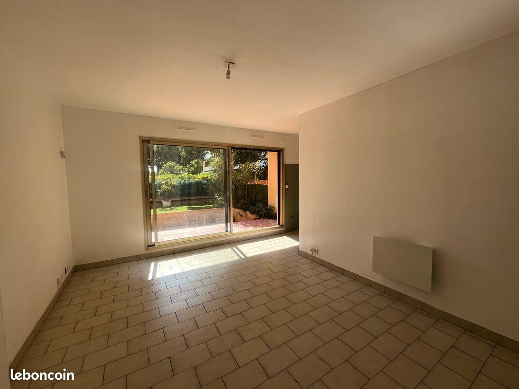 Appartement à louer, 39m², Marseille 8ème