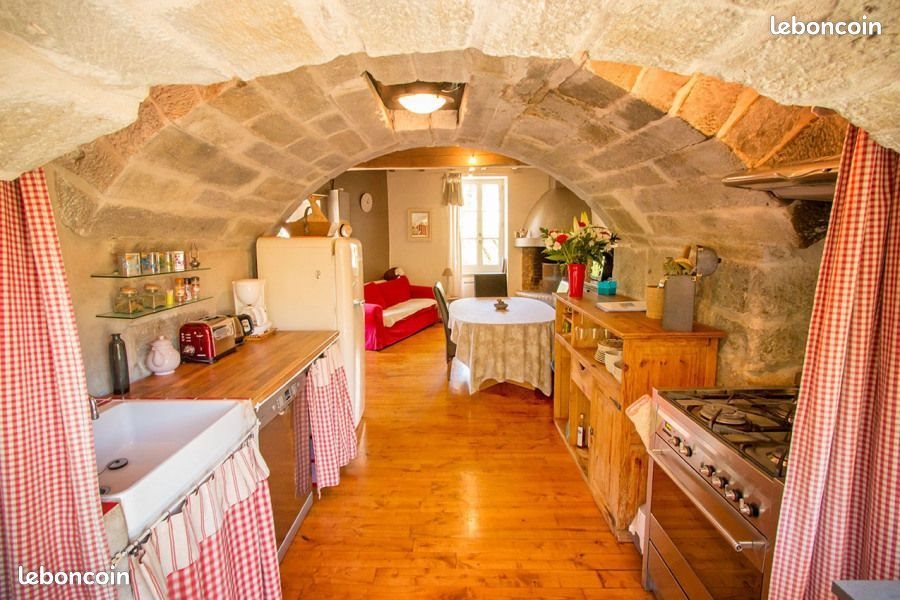 Maison à louer, 120m², Montolieu