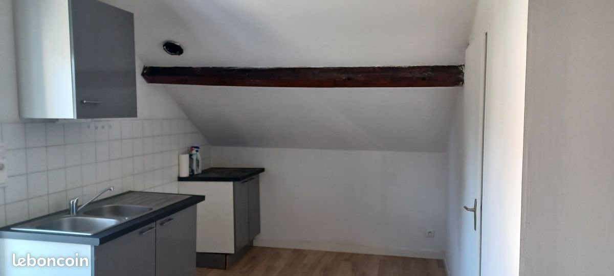 Appartement à louer, 16m², Pont-de-Chéruy