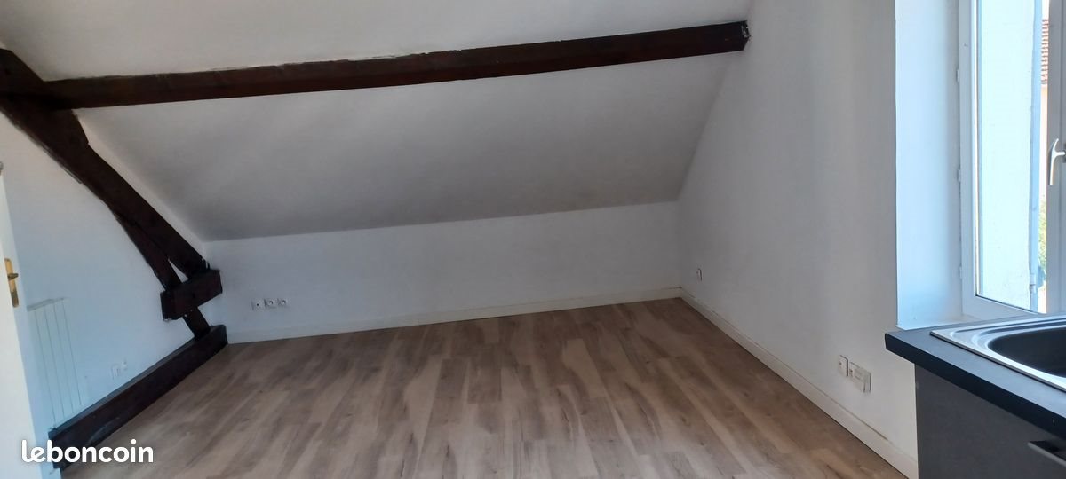 Appartement à louer, 16m², Pont-de-Chéruy