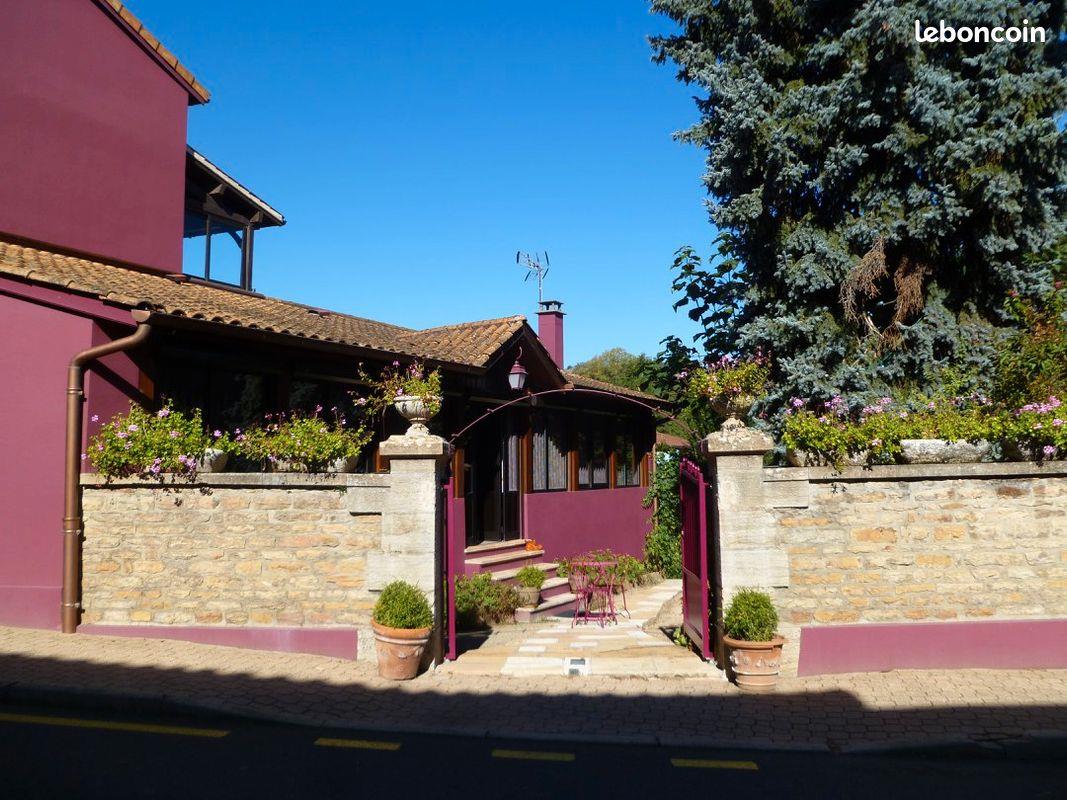 Maison à louer, 75m², Pierreclos