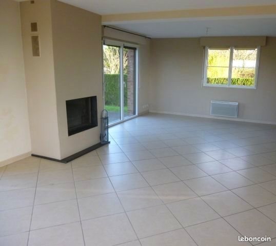 Maison à louer, 165m², Carnin