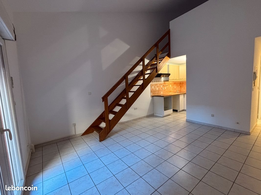Appartement à louer, 55m², Mèze