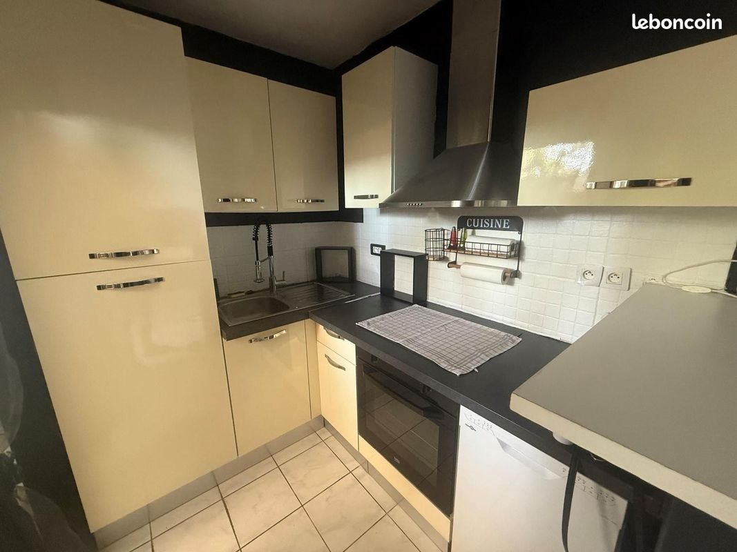 Appartement à louer, 29m², Marseille 12ème