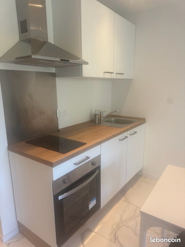 Appartement à louer, 24m², Peymeinade