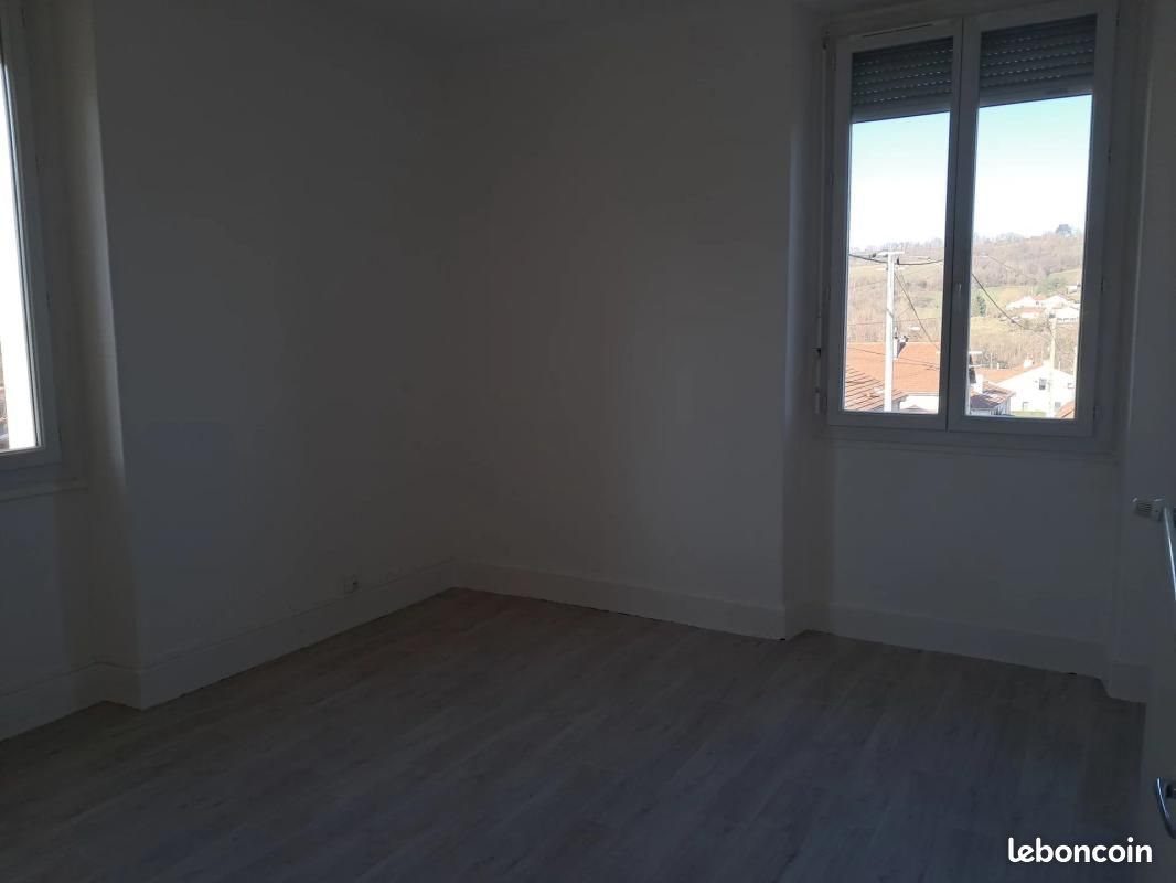 Appartement à louer, 55m², Le Chambon-Feugerolles