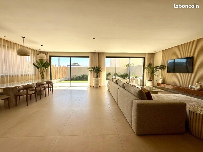 Maison à louer, 700m², Paris 8ème