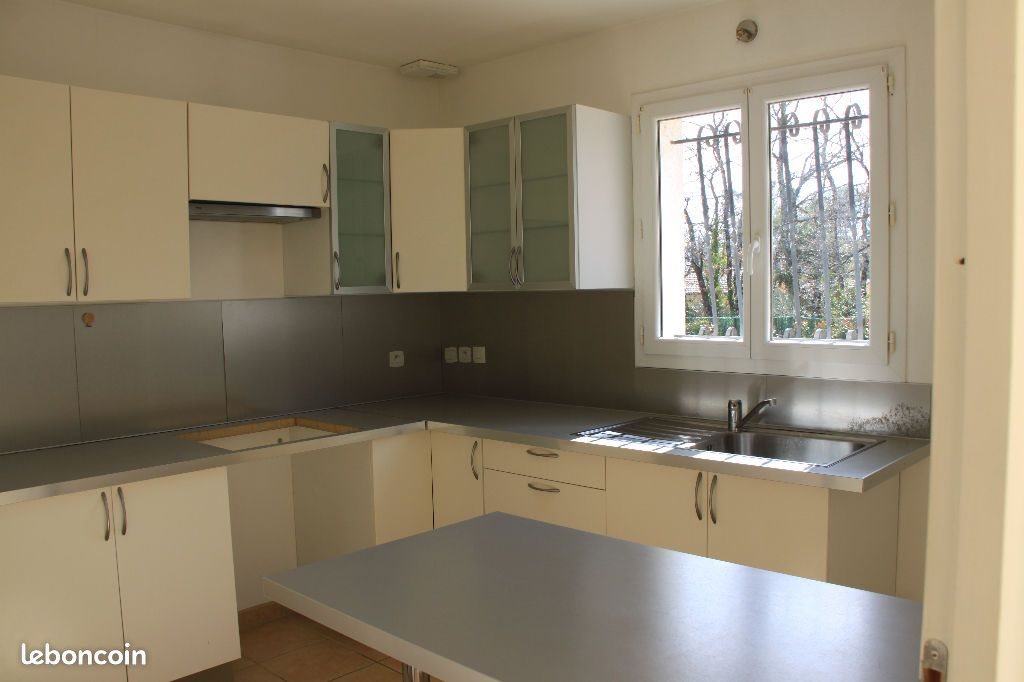 Maison à louer, 93m², La Roquebrussanne