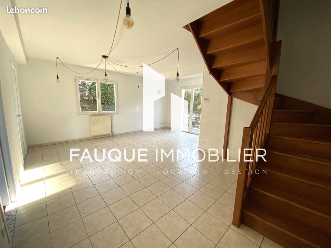 Maison à louer, 91m², Charpey