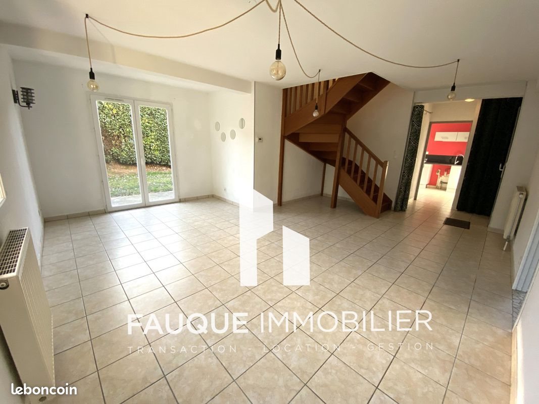 Maison à louer, 91m², Charpey