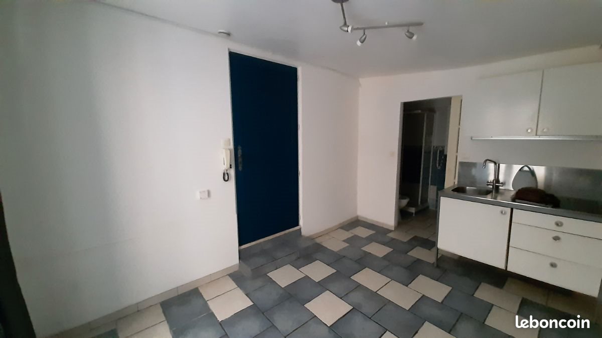 Appartement à louer, 16m², Solliès-Toucas
