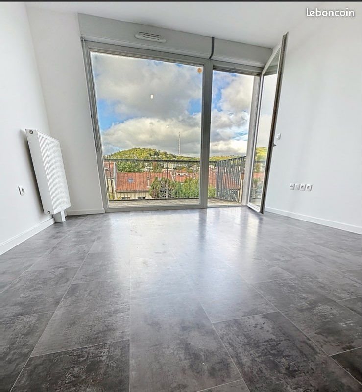 Appartement à louer, 40m², Saint-Max