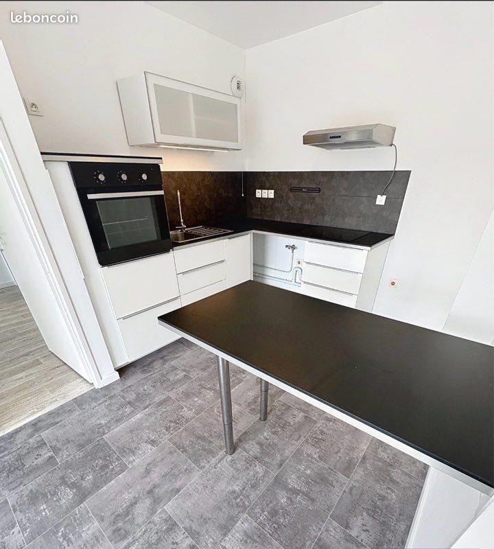 Appartement à louer, 40m², Saint-Max