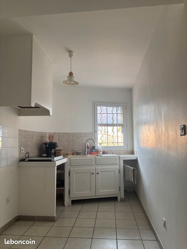 Appartement à louer, 66m², Saint-Mitre-les-Remparts