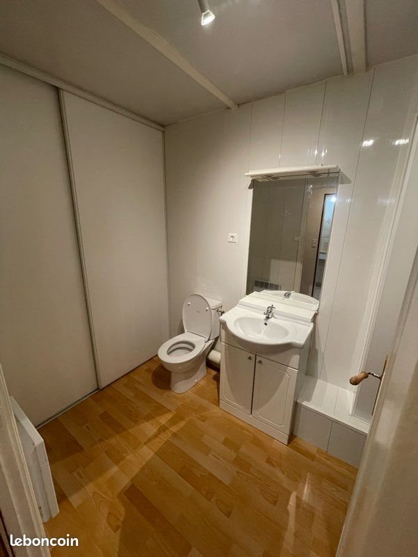 Appartement à louer, 70m², Forcalqueiret