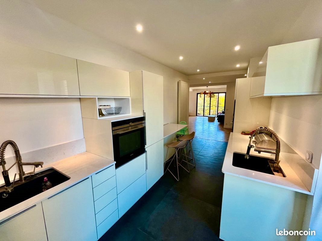 Appartement à louer, 125m², Marseille 8ème