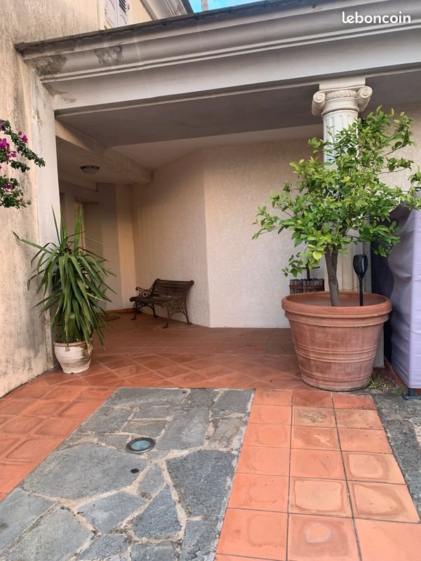 Appartement à louer, 65m², Biguglia