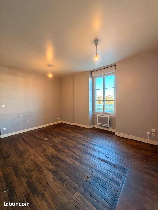 Appartement à louer, 80m², Saint-Claud