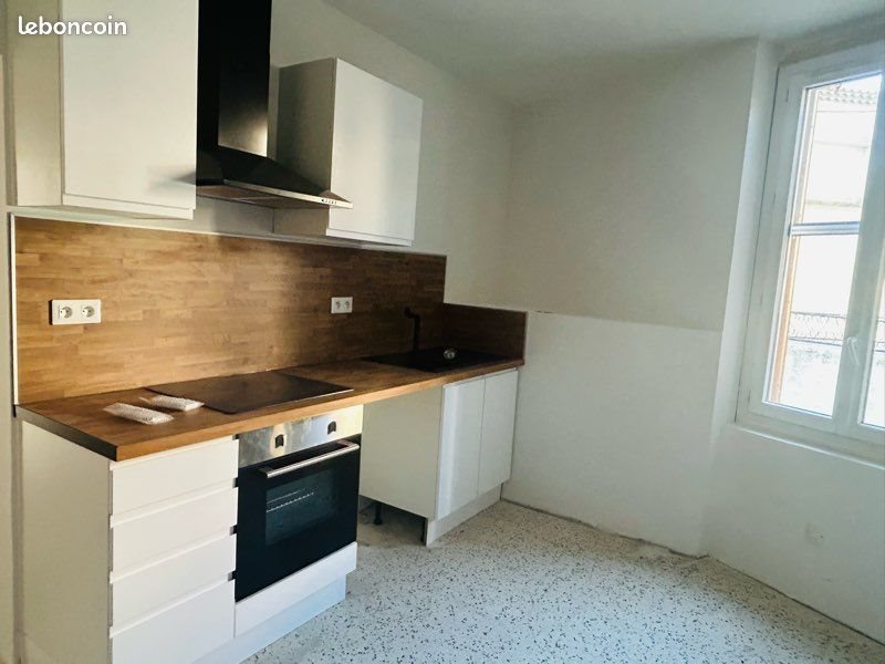 Appartement à louer, 95m², Redessan
