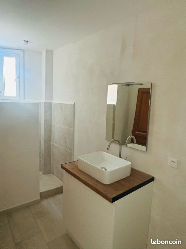 Appartement à louer, 95m², Redessan