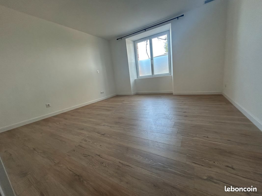 Maison à louer, 141m², Andouque