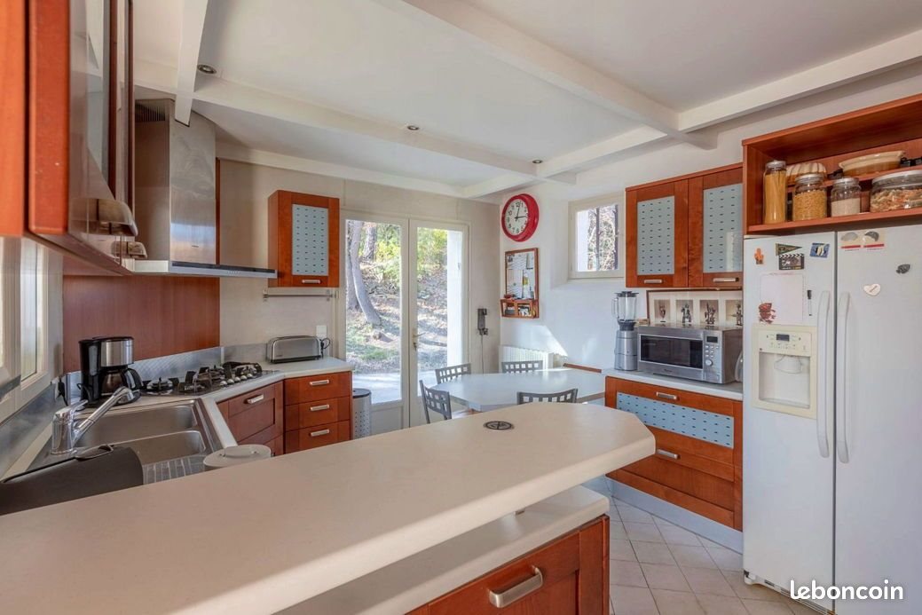 Maison à louer, 240m², Peynier