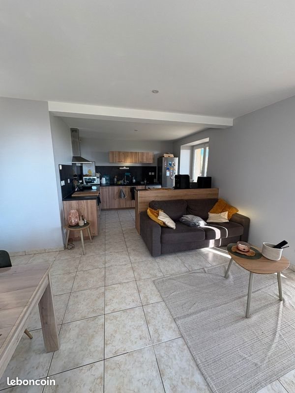 Appartement à louer, 76m², Pomeys