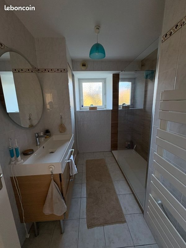 Appartement à louer, 76m², Pomeys