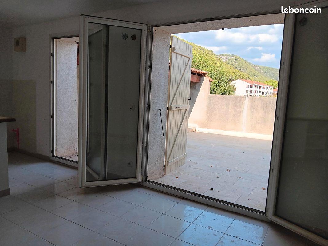 Appartement à louer, 109m², Cuges-les-Pins