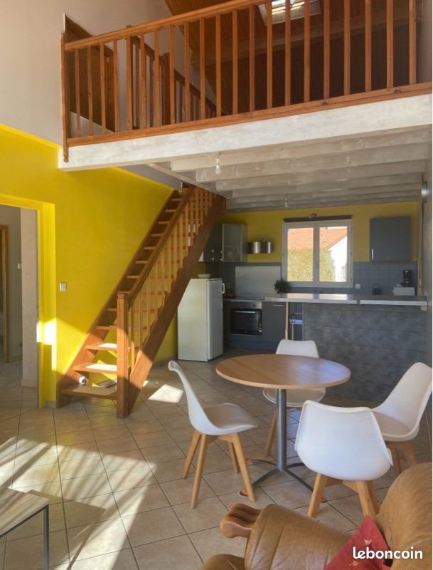 Appartement à louer, 85m², Lapte