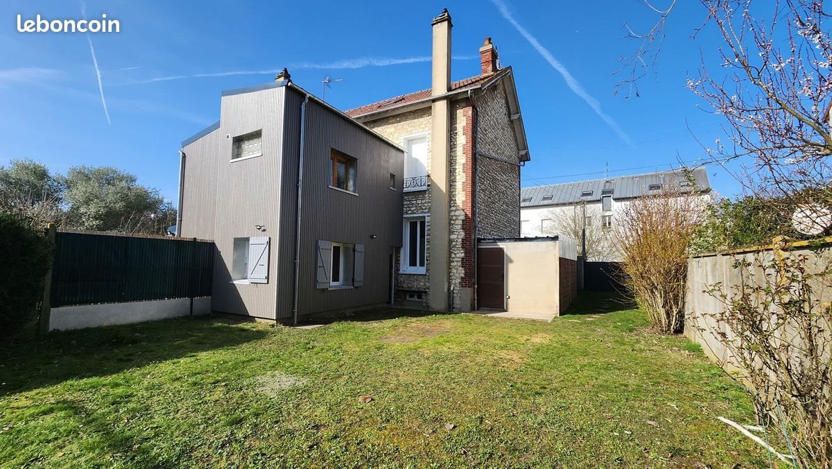 Maison à louer, 82m², Mantes-la-Ville