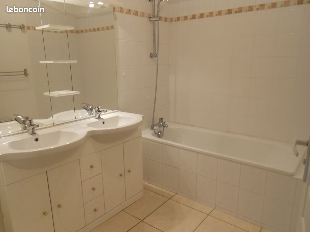 Appartement à louer, 74m², Saint-Paul-Trois-Châteaux