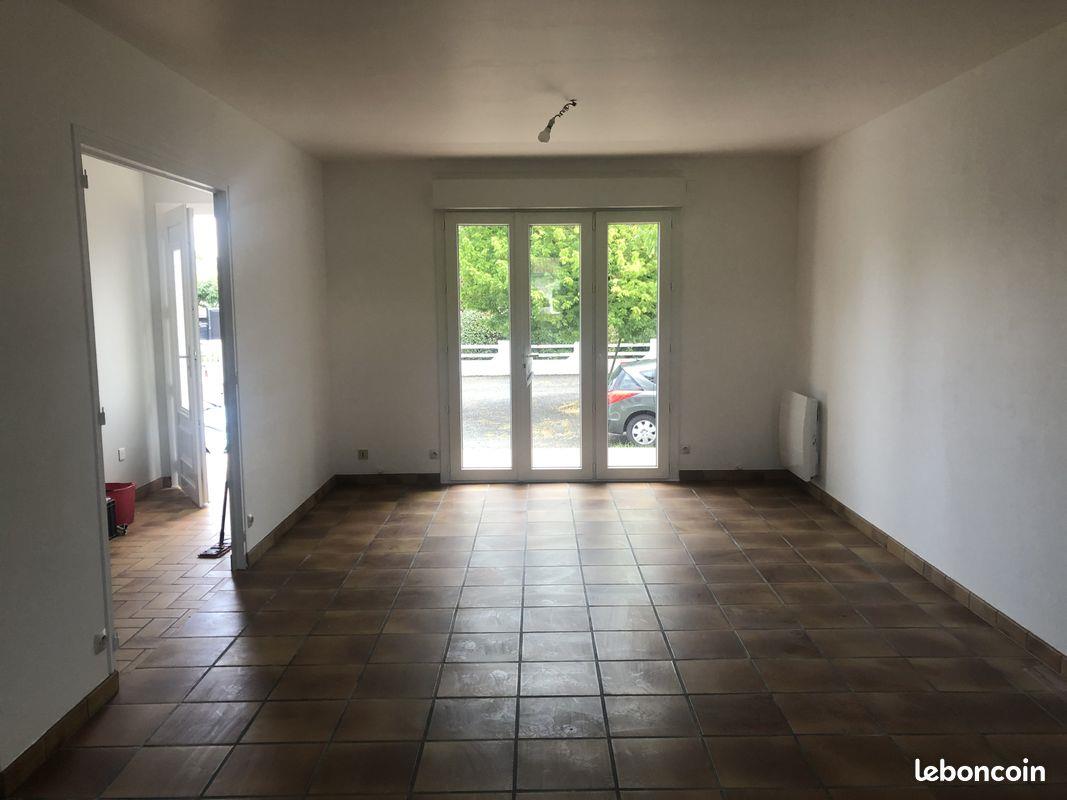 Maison à louer, 70m², Dangé-Saint-Romain