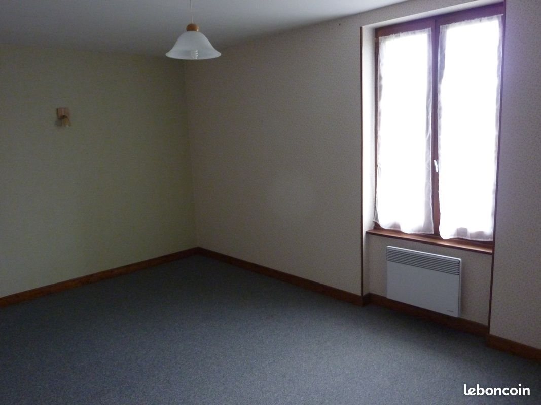 Appartement à louer, 80m², Neuvic