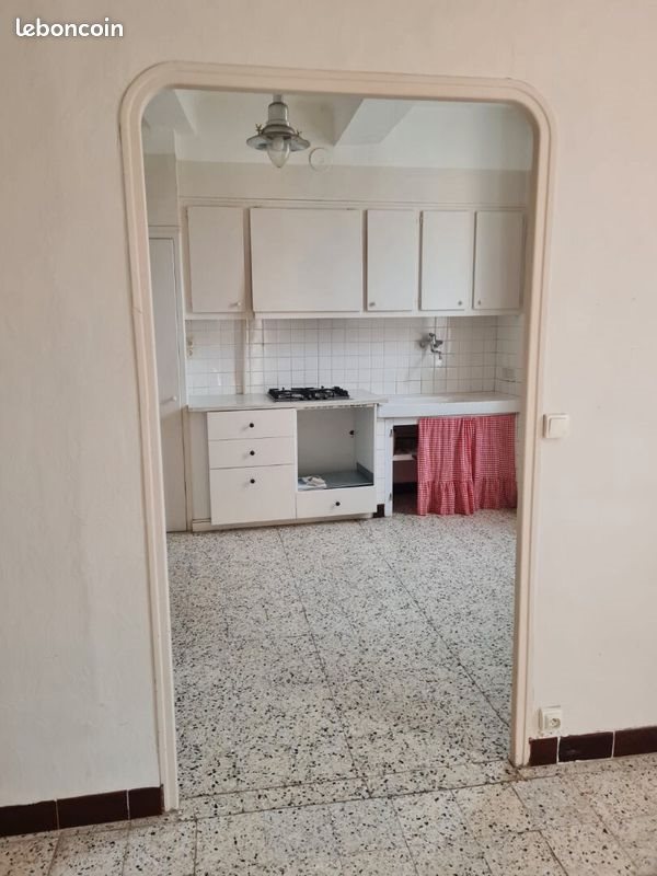 Appartement à louer, 54m², Trets