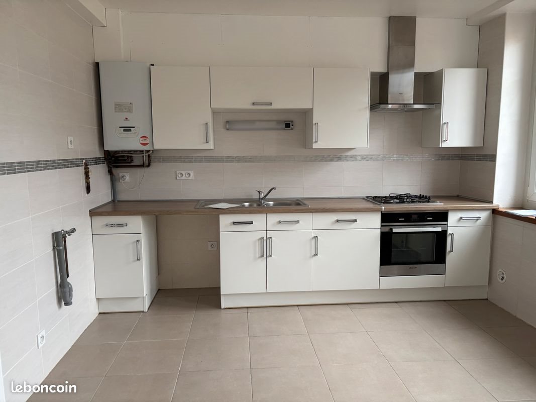 Appartement à louer, 55m², Tavaux