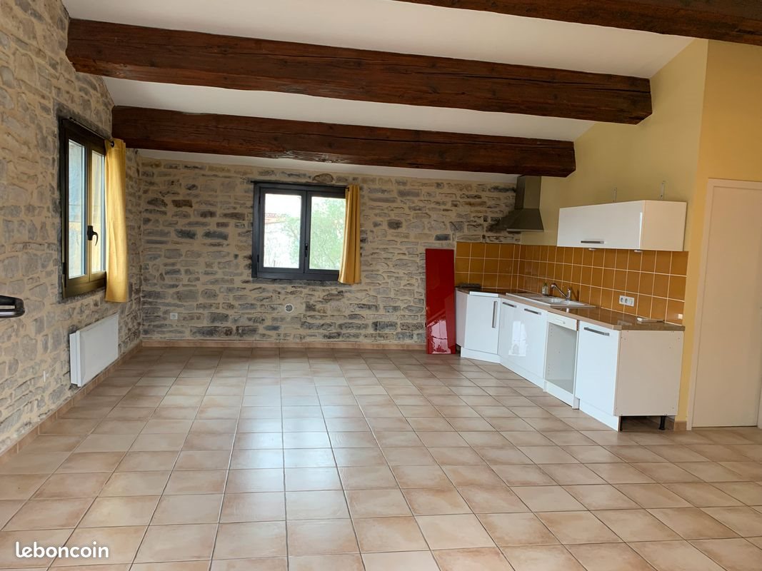 Appartement à louer, 67m², Claret
