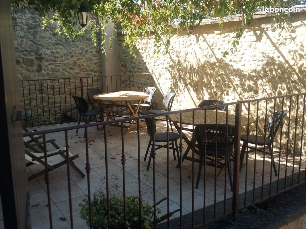 Appartement à louer, 45m², Montaren-et-Saint-Médiers