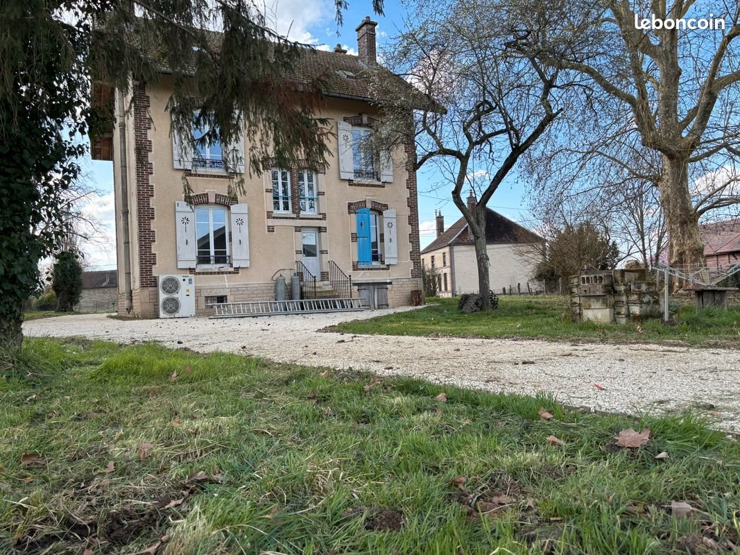Maison à louer, 136m², Villy-le-Bois