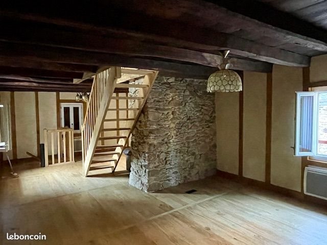 Maison à louer, 70m², Laval-de-Cère