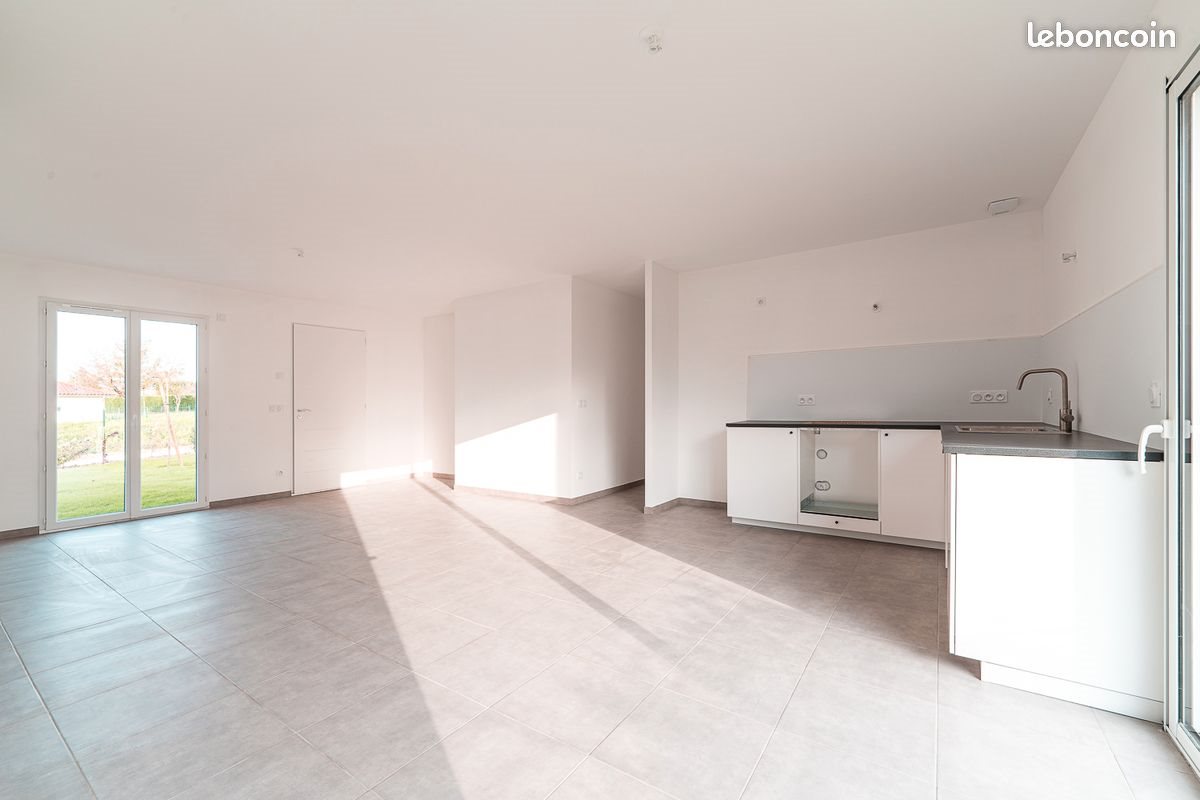 Maison à louer, 82m², Chèzeneuve